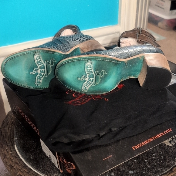 Freebird Randi Boots in Blue and Brown - Picture 3 of 3